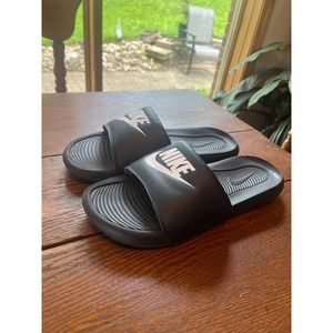 Men’s Nike Benassi JDI, Size 9, Black/White